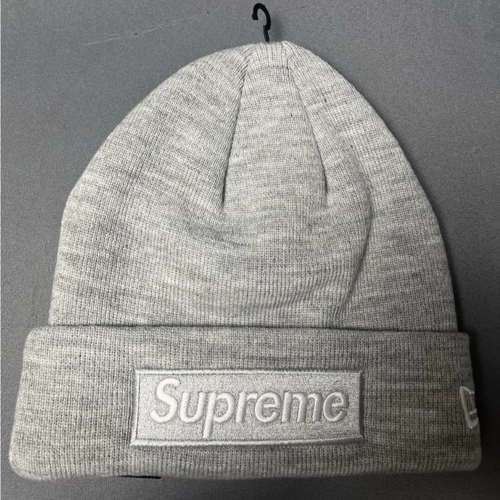 Supreme New Era Box Logo Beanie Heather Gray FW25 – Brand New w/ Tags